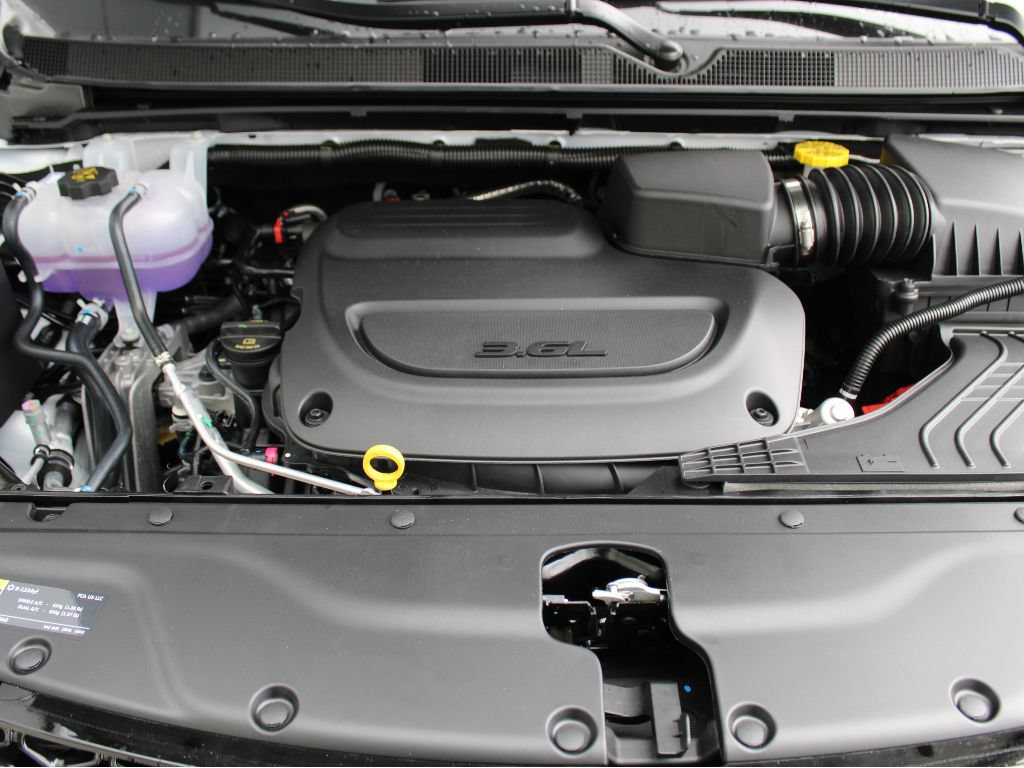 New 2026 Chrysler Pacifica Select AWD/4WD image 40