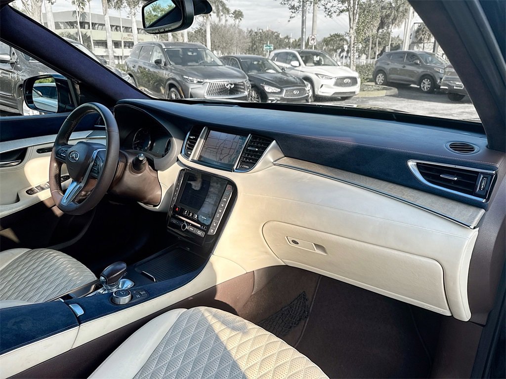 Used 2019 INFINITI QX50 Essential w/ Sensory Package image 32