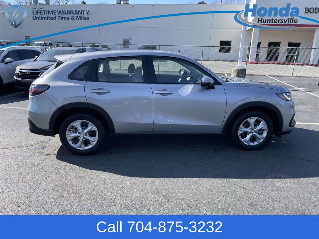 Used 2023 Honda HR-V LX image 10