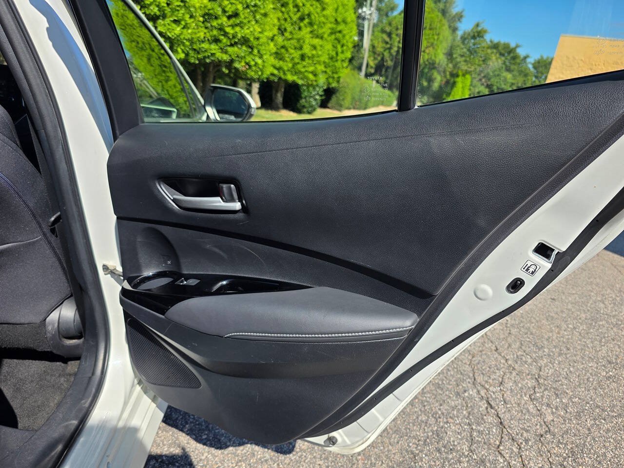 Used 2019 Toyota Corolla SE w/ SE Option Package FWD image 28