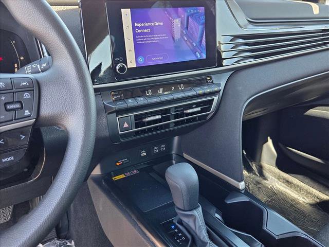 Used 2025 Toyota Camry LE image 14