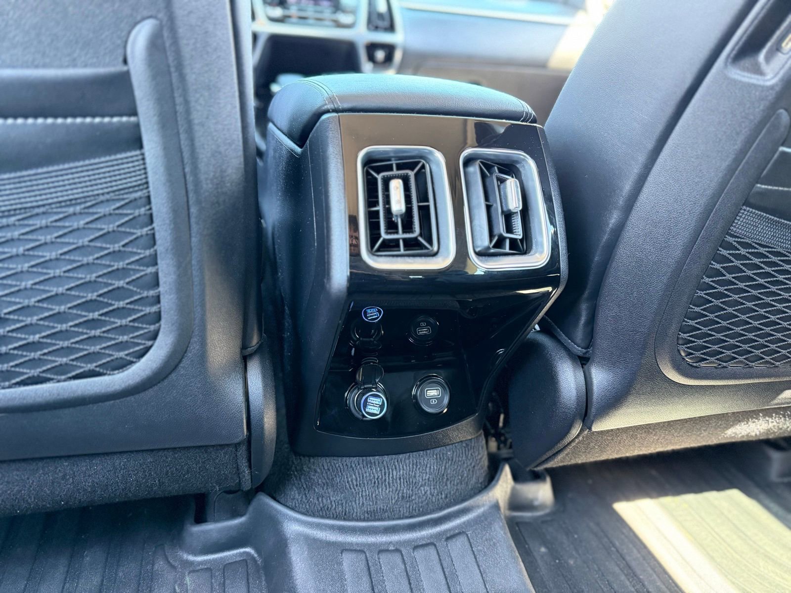 Used 2022 Kia Sorento SX image 23