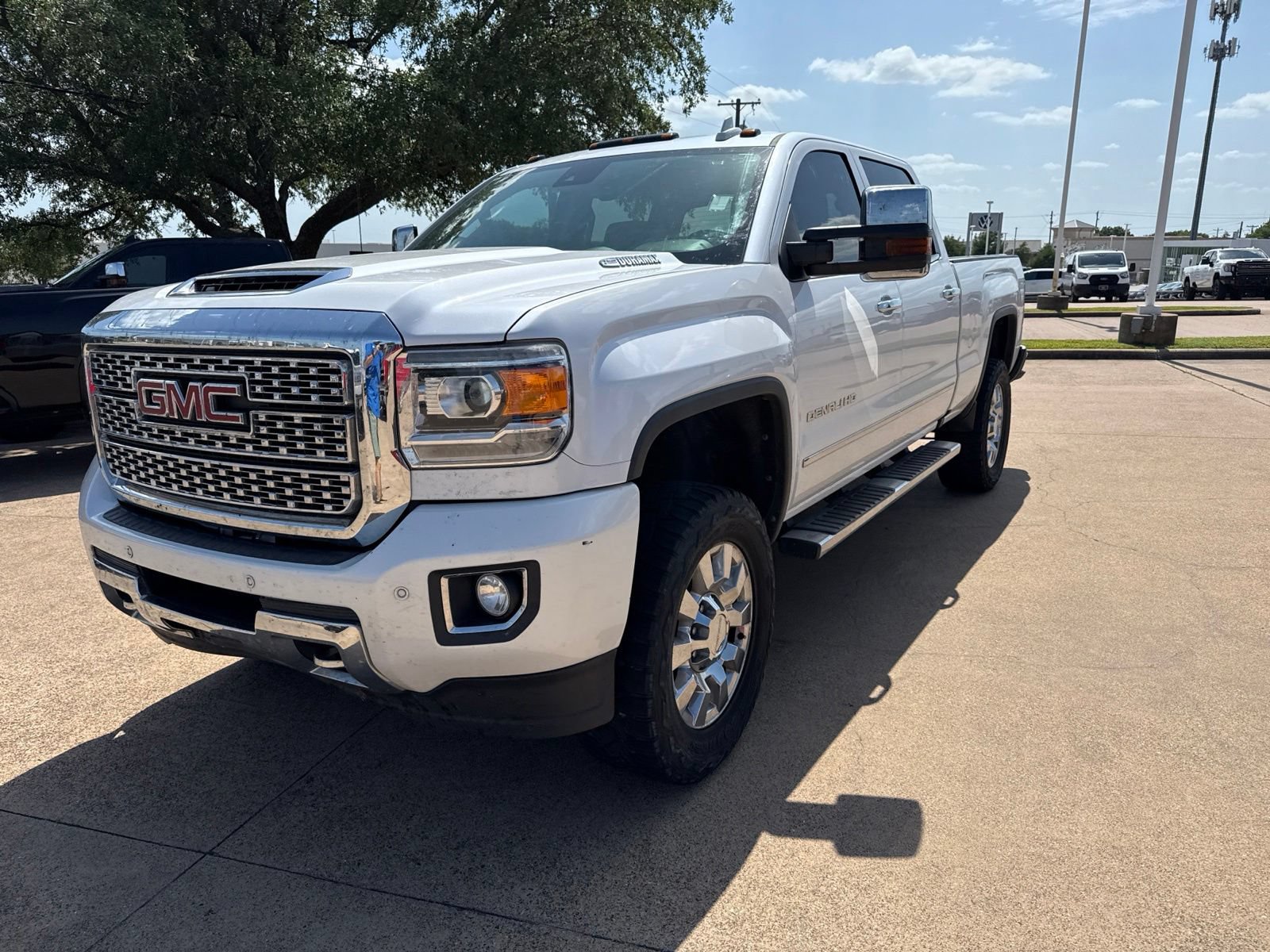 Used 2018 GMC Sierra 2500 Denali w/ Duramax Plus Package AWD/4WD video 3