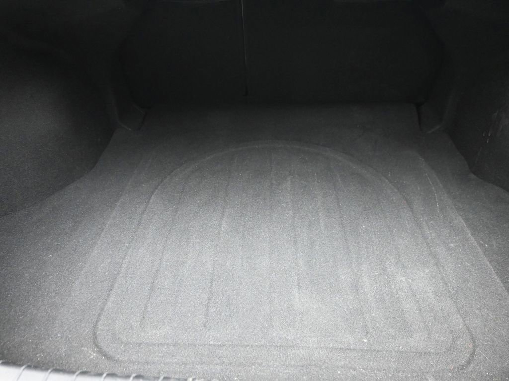 Used 2025 Hyundai Elantra Limited image 9