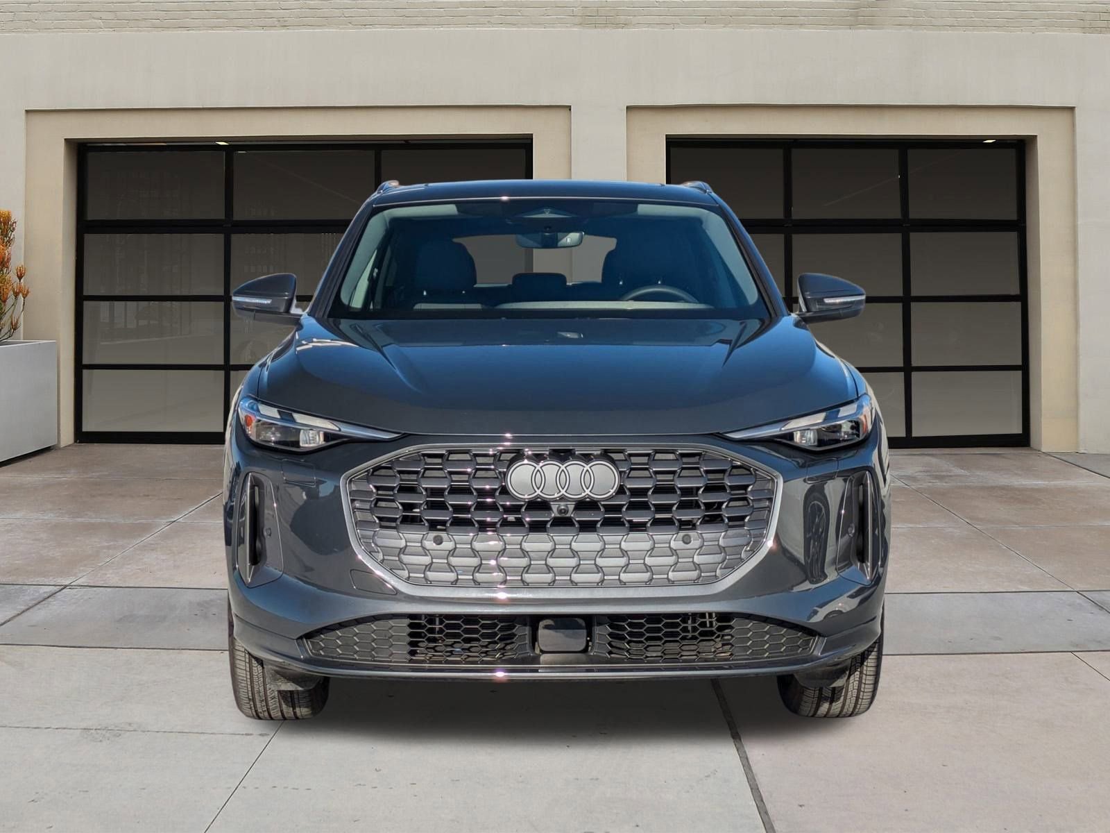 Used 2025 Audi Q5 Premium w/ Convenience Package image 6