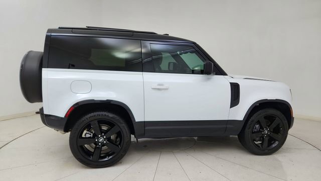 Used 2025 Land Rover Defender 90 X-Dynamic SE image 6