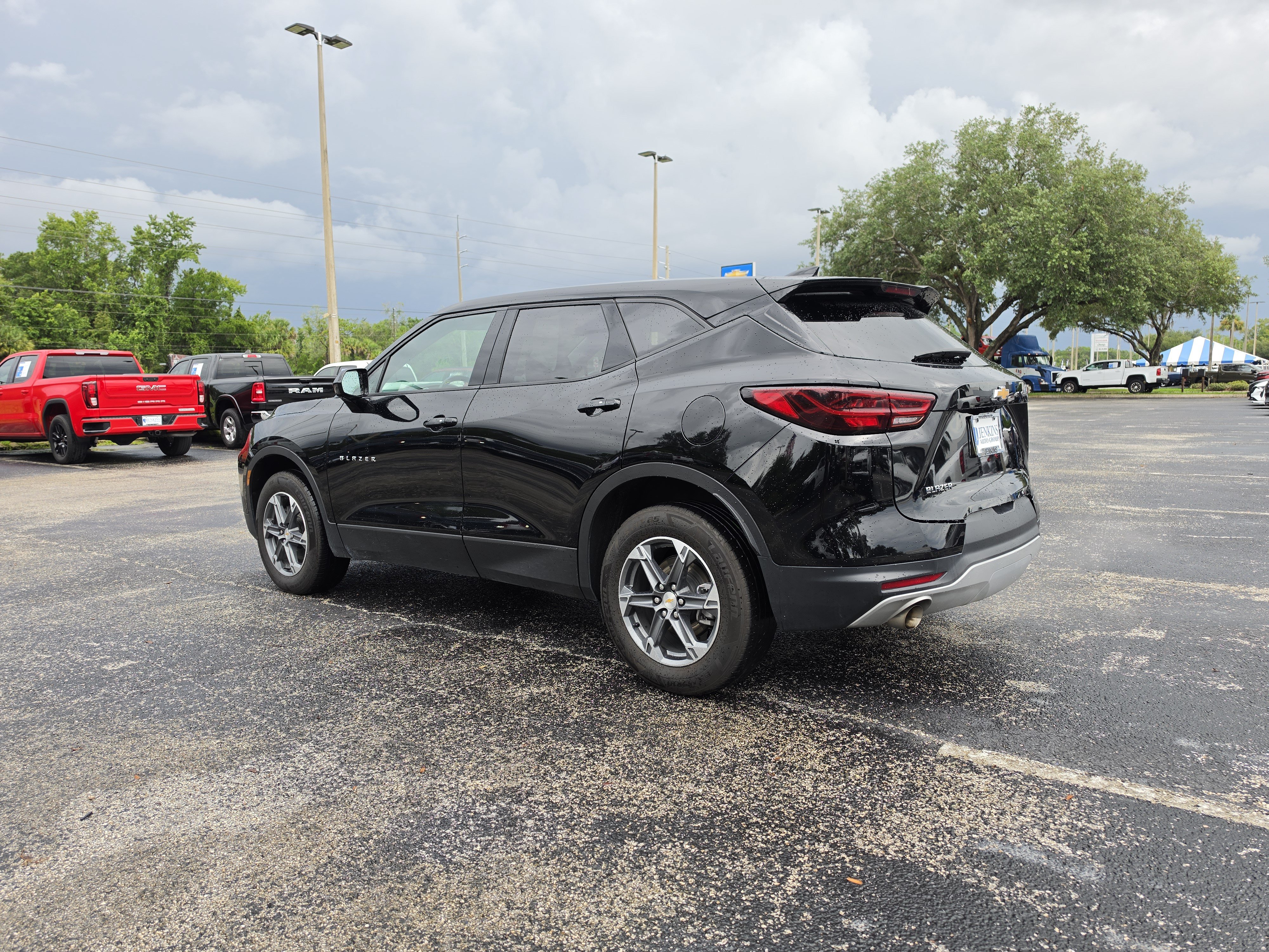 Used 2025 Chevrolet Blazer LT FWD image 8