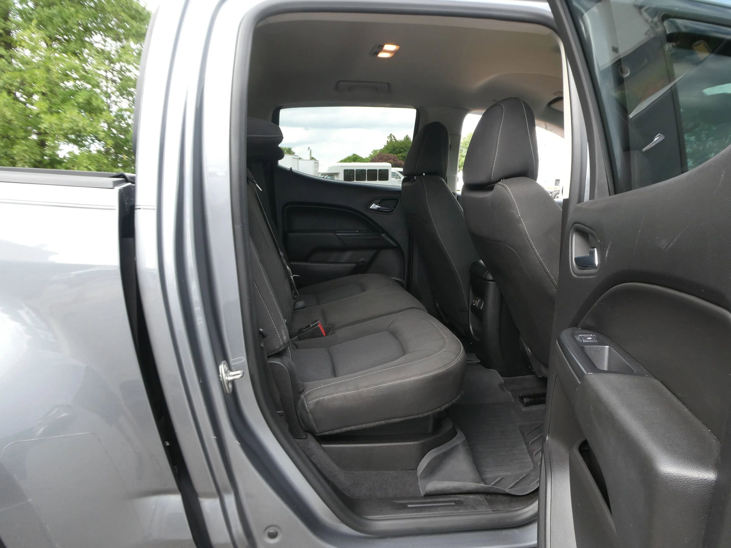 Used 2019 Chevrolet Colorado LT w/ LT Convenience Package AWD/4WD image 19