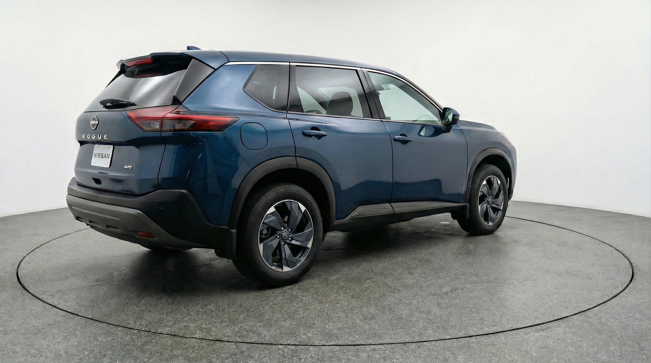 Used 2025 Nissan Rogue SV FWD image 9