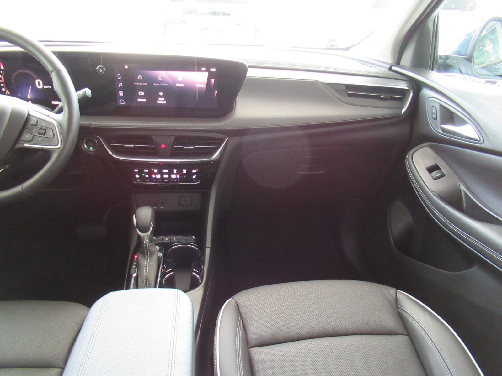 Used 2026 Buick Encore GX Avenir w/ Avenir Technology Package FWD image 14