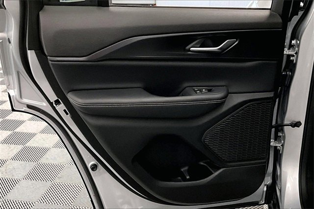 Used 2023 Jeep Grand Cherokee Laredo image 19