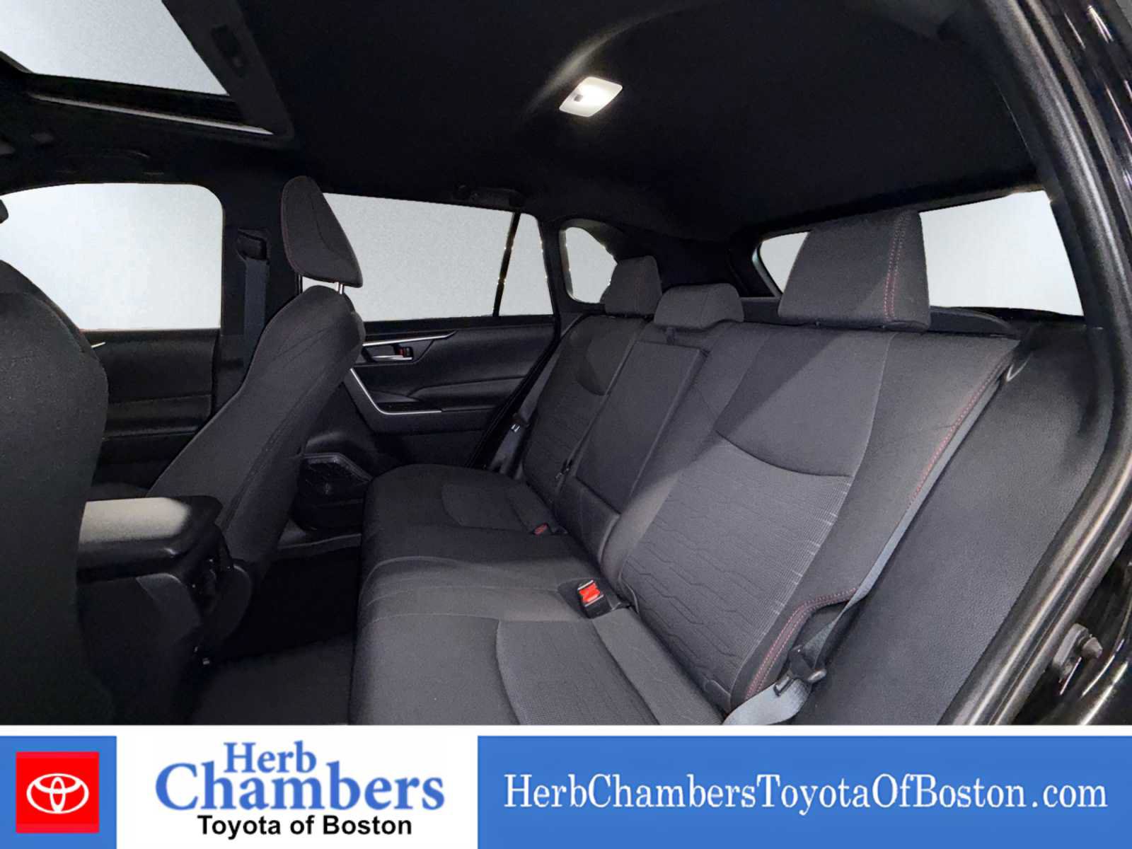 Used 2024 Toyota RAV4 SE w/ Weather & Moonroof Package AWD/4WD image 18