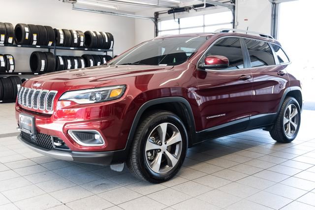 Used 2021 Jeep Cherokee Limited w/ Elite Package AWD/4WD image 3