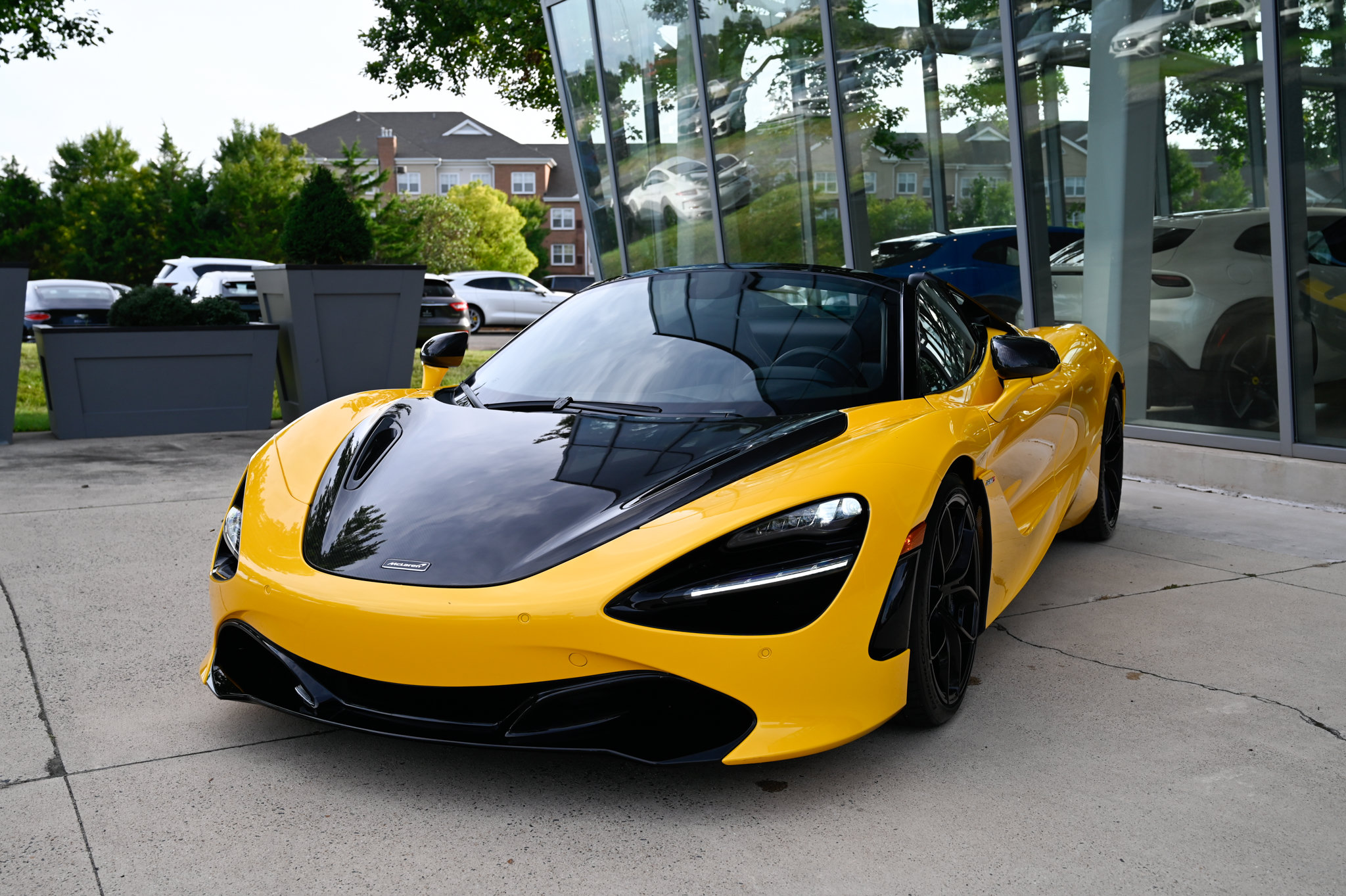 Used 2020 McLaren 720S Performance RWD image 23
