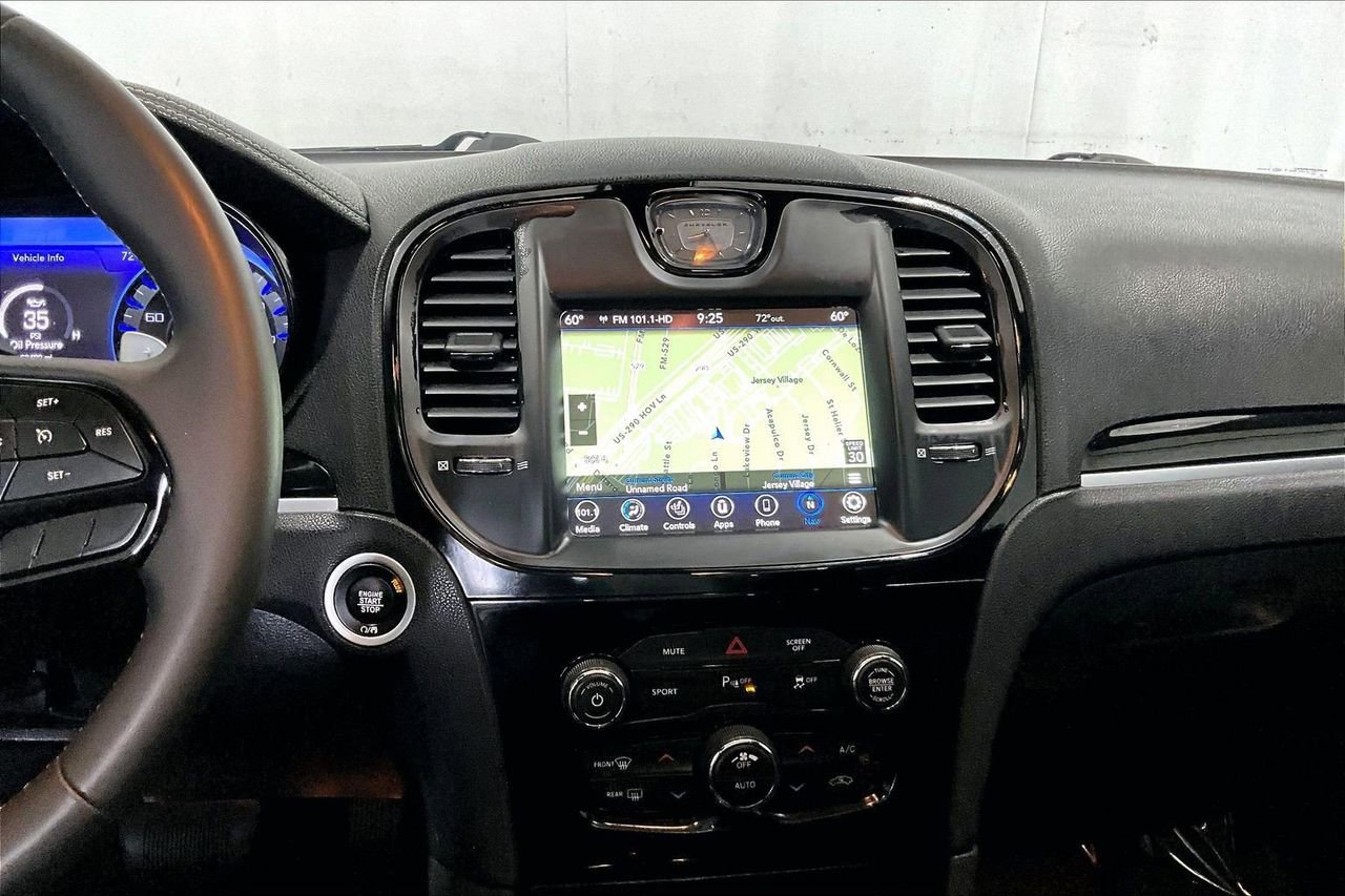 Used 2023 Chrysler 300 S RWD image 5