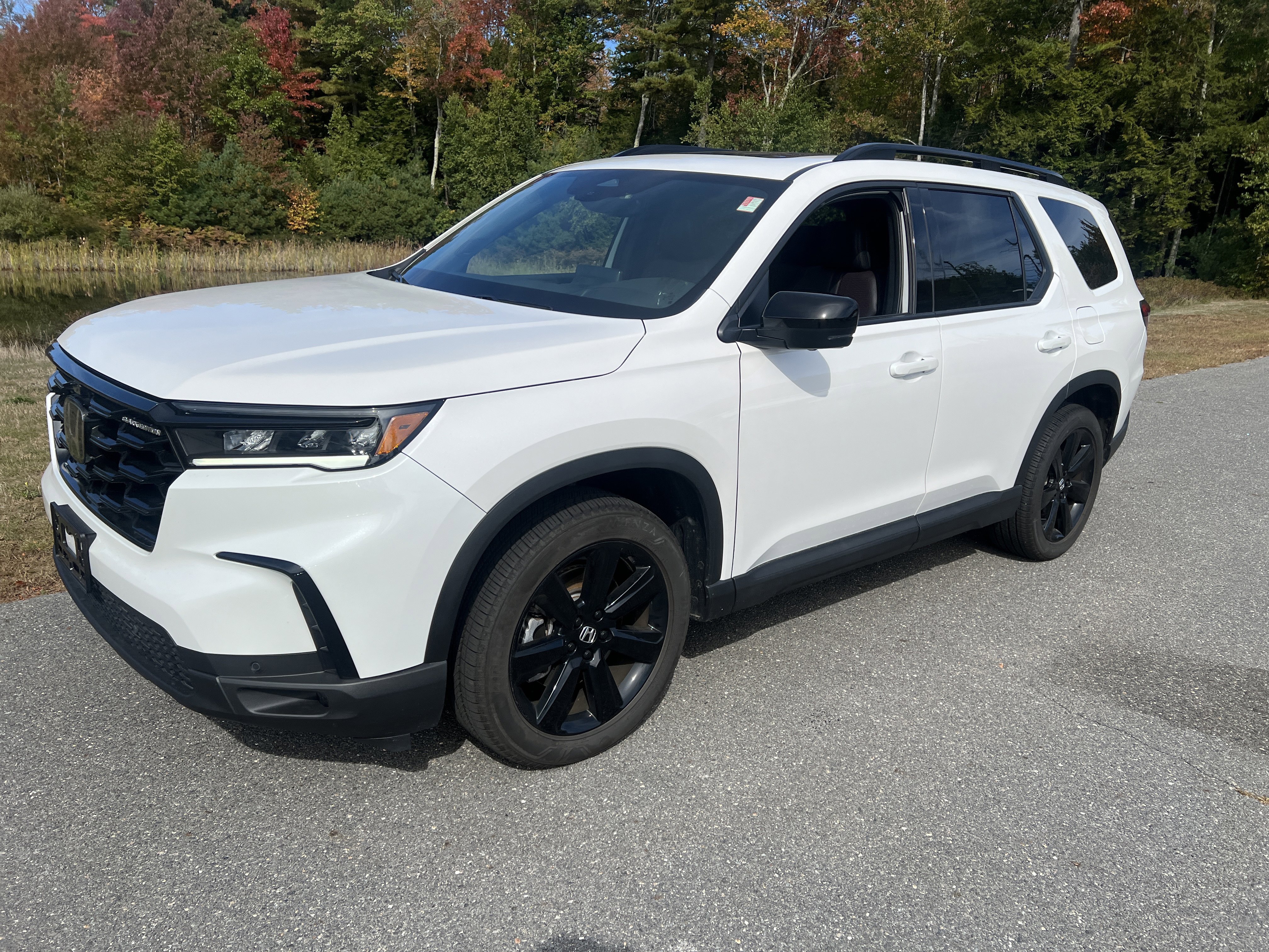 Used 2025 Honda Pilot Black Edition image 1