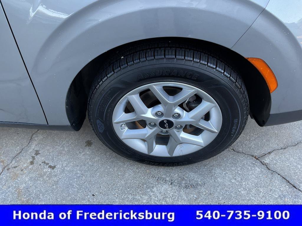 Used 2022 Kia Soul LX w/ Technology Package FWD image 13