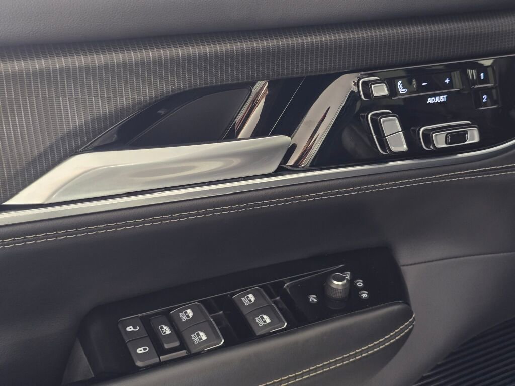 Used 2024 Jeep Grand Wagoneer Series II w/ Quick Order Packagew 28T image 21