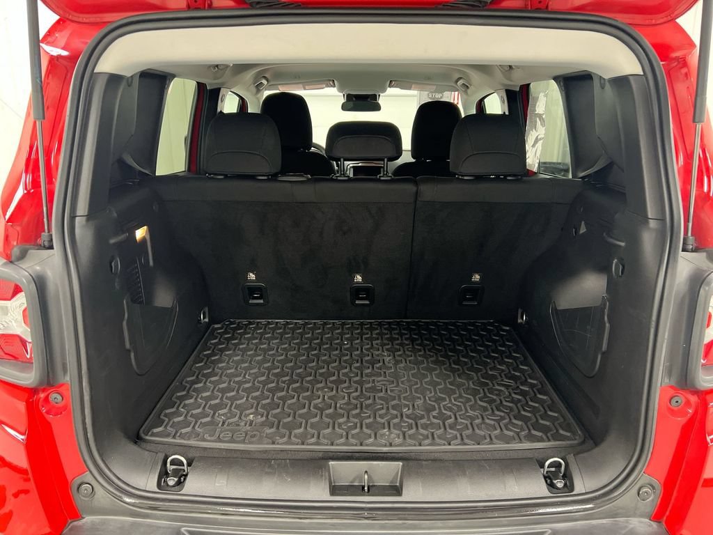 Used 2022 Jeep Renegade Sport w/ Sport Appearance Group AWD/4WD image 24