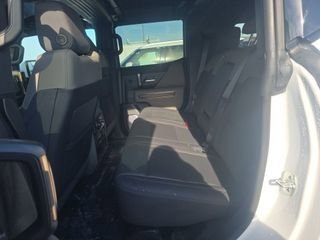 Used 2025 GMC Hummer EV 2X w/ LPO, Sport Package AWD/4WD image 9