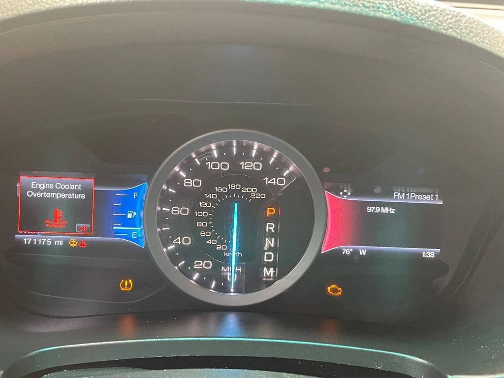 Used 2014 Ford Explorer XLT w/ Equipment Group 202A AWD/4WD image 27