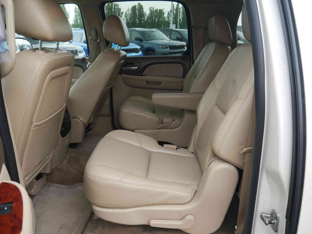 Used 2011 Chevrolet Suburban LTZ AWD/4WD image 14