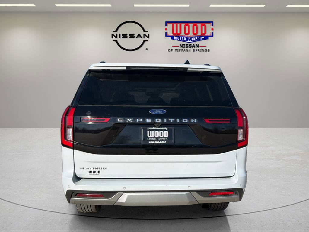 Used 2025 Ford Expedition Platinum AWD/4WD image 3