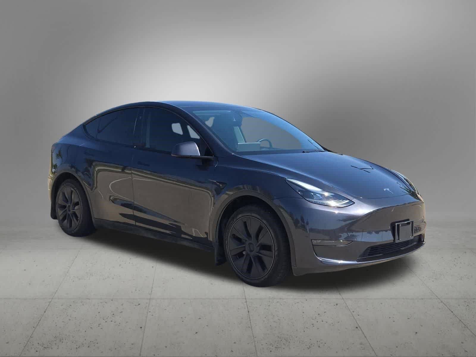 Used 2024 Tesla Model Y 2WD image 8