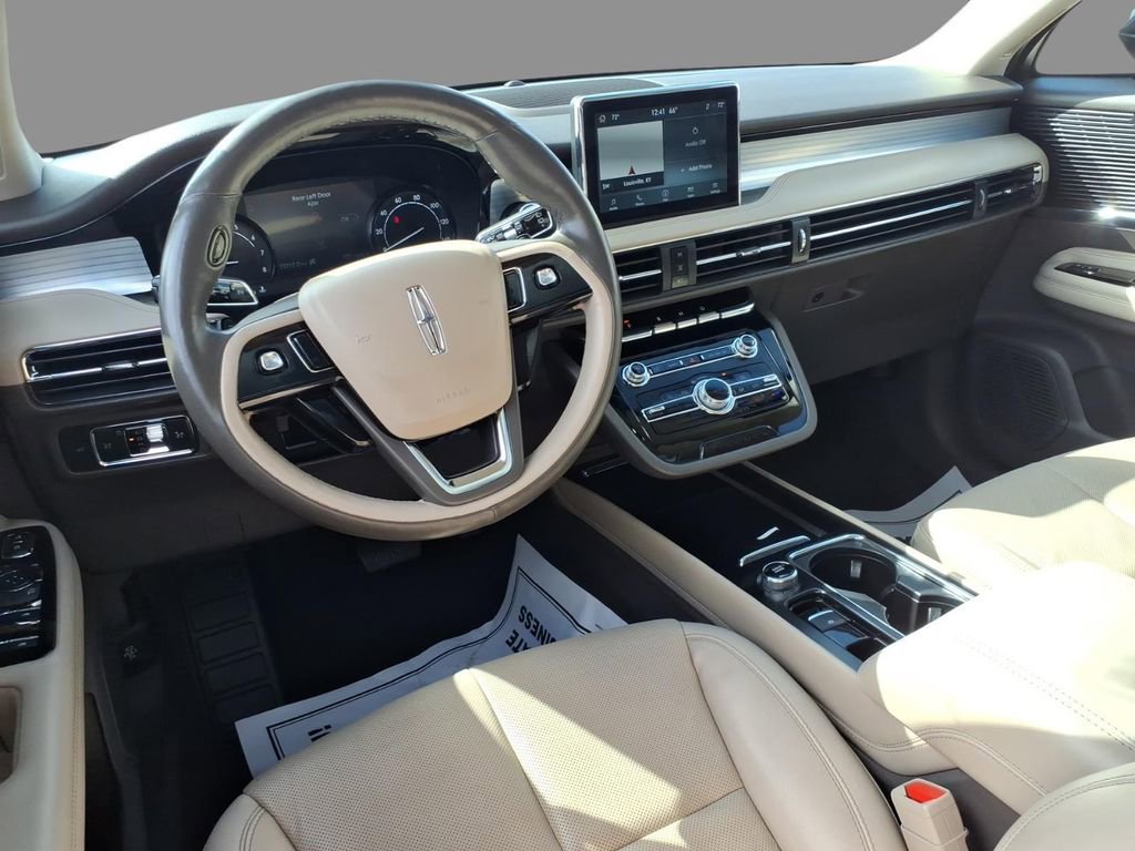 Used 2022 Lincoln Corsair FWD w/ Premium Package image 6