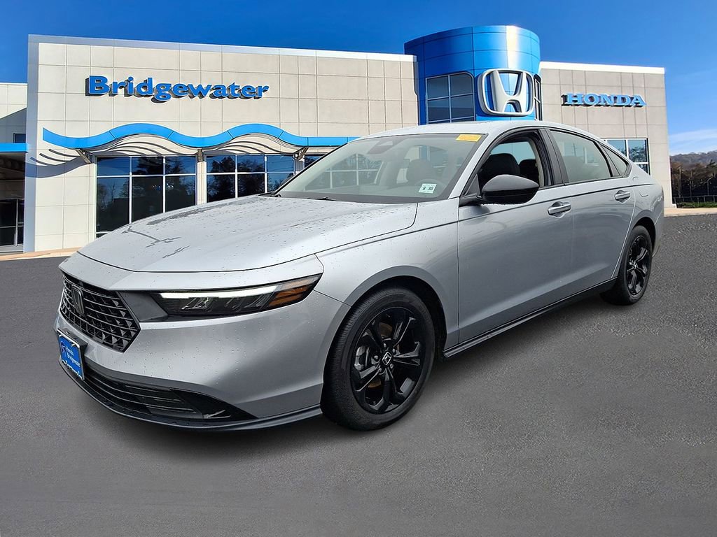 Used 2025 Honda Accord SE image 3