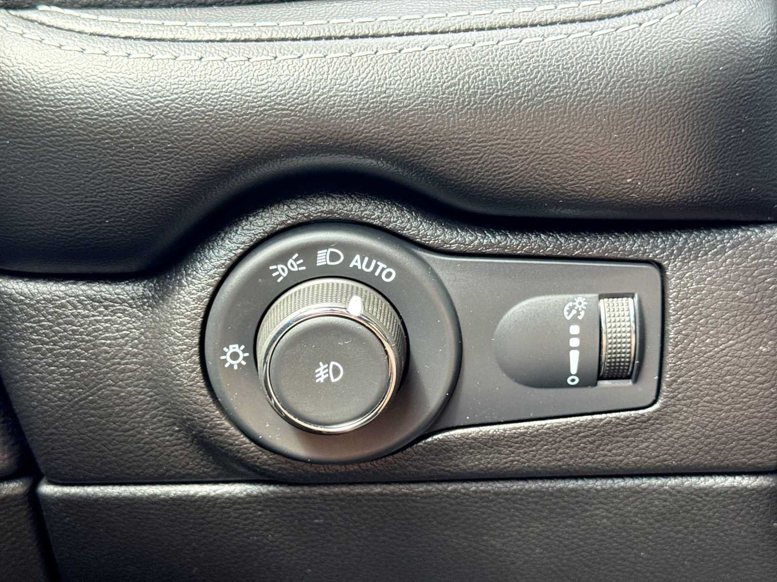 Used 2022 Dodge Durango SRT w/ Black Package AWD/4WD image 29