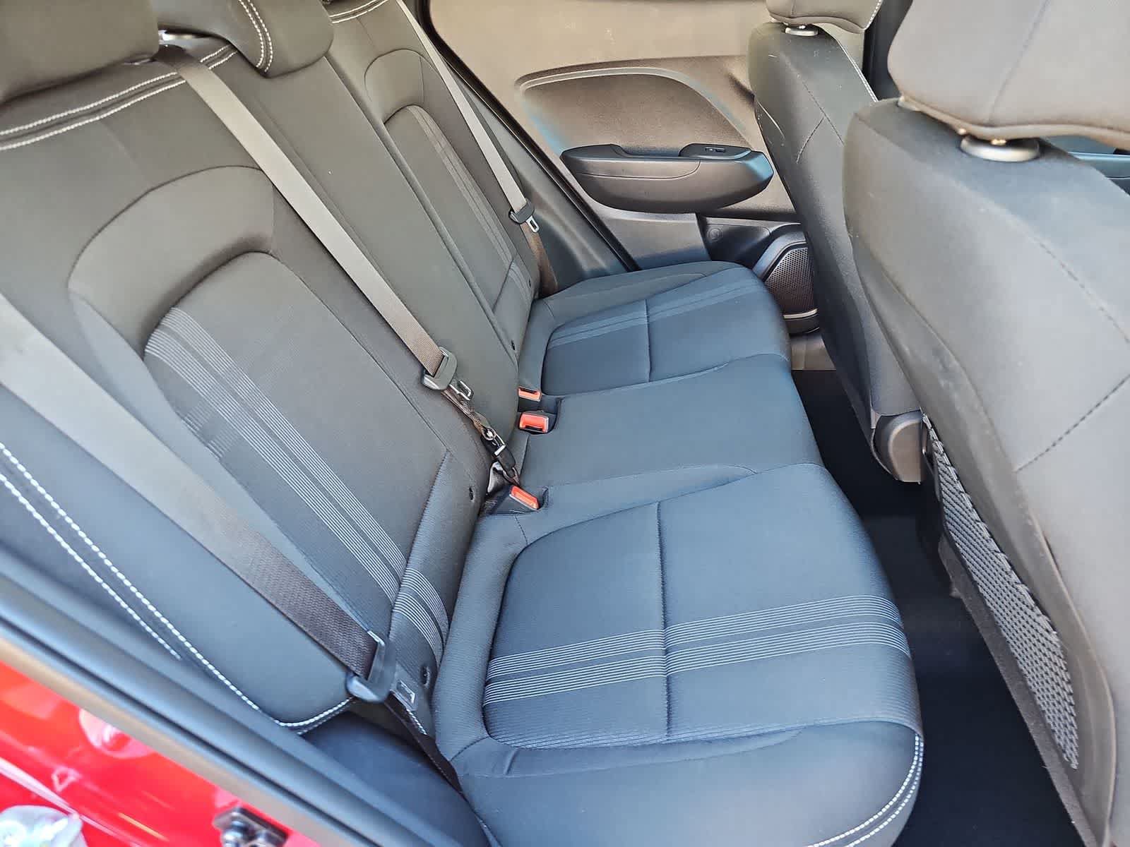 Used 2025 Hyundai Venue SEL FWD image 17