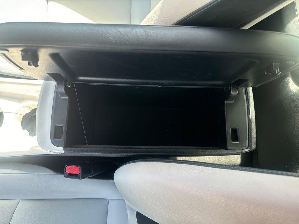 Used 2017 Toyota Prius Prime Plus image 25