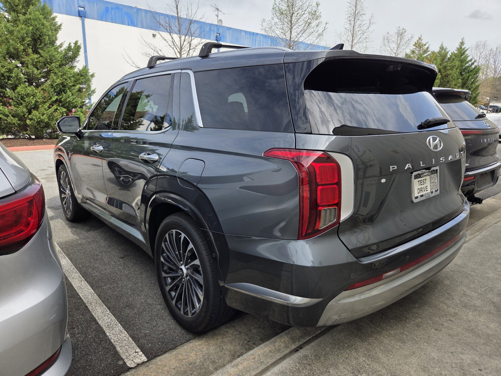 Used 2024 Hyundai Palisade Calligraphy image 5