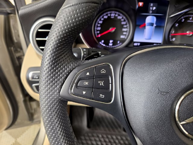 Used 2019 Mercedes-Benz GLC 300 4MATIC image 24