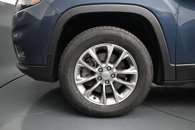 Used 2020 Jeep Cherokee Latitude Plus w/ Cold Weather Group AWD/4WD image 17