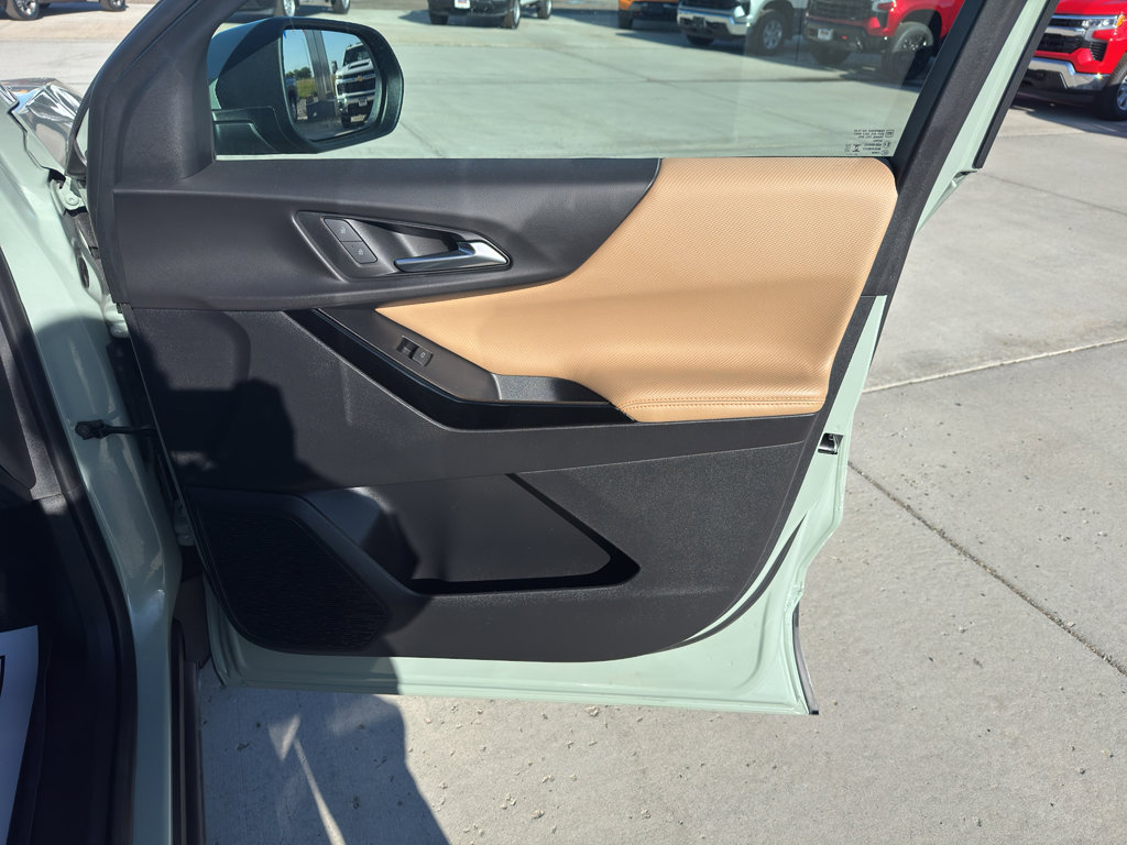 Used 2025 Chevrolet Equinox ACTIV w/ Safety and Technology Package image 20