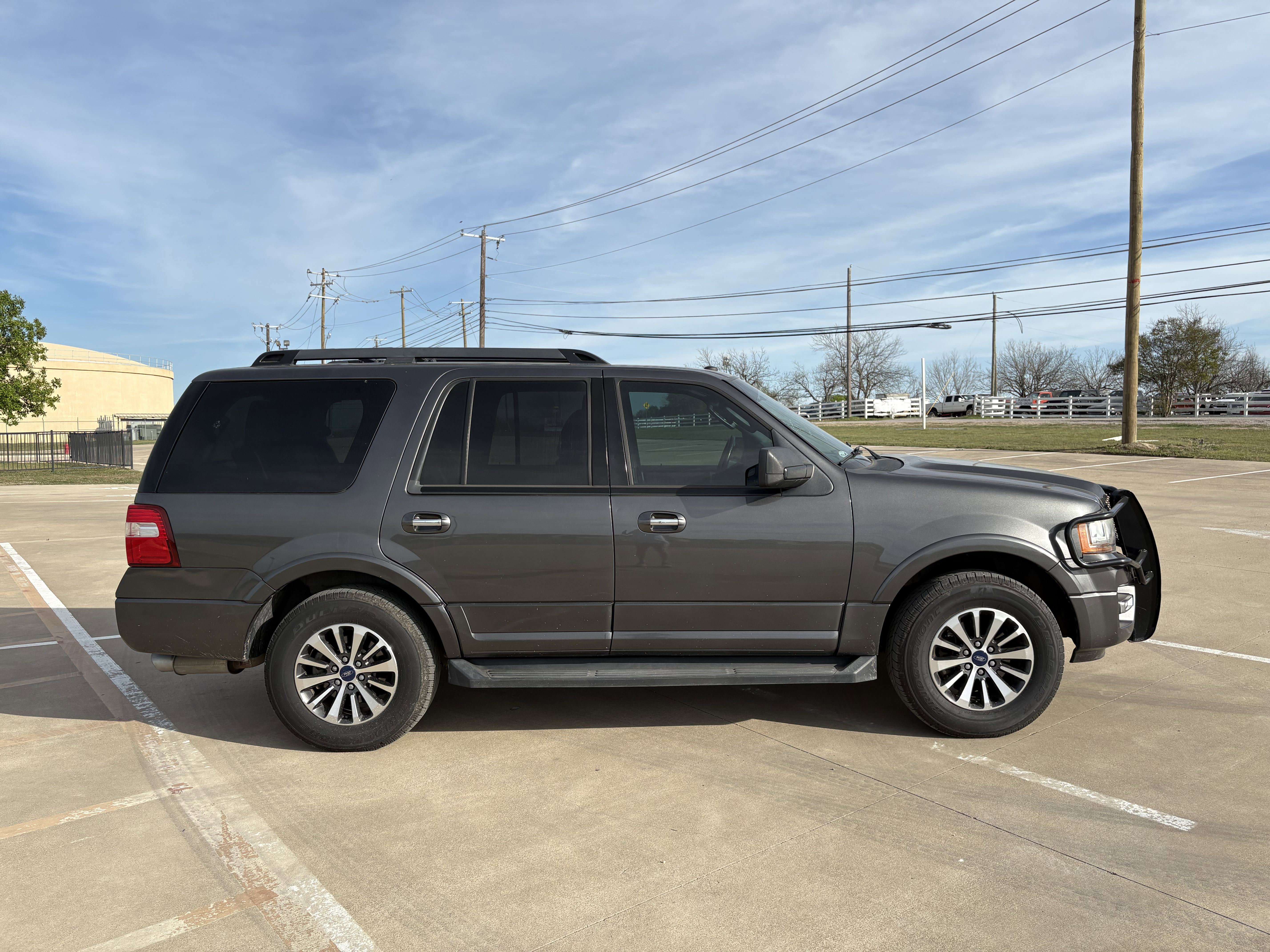 Used 2016 Ford Expedition XLT w/ Equipment Group 201A RWD image 6
