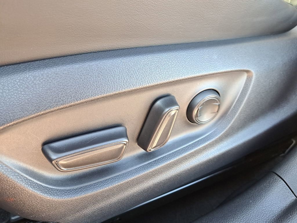 Certified 2021 Toyota Prius XLE image 15