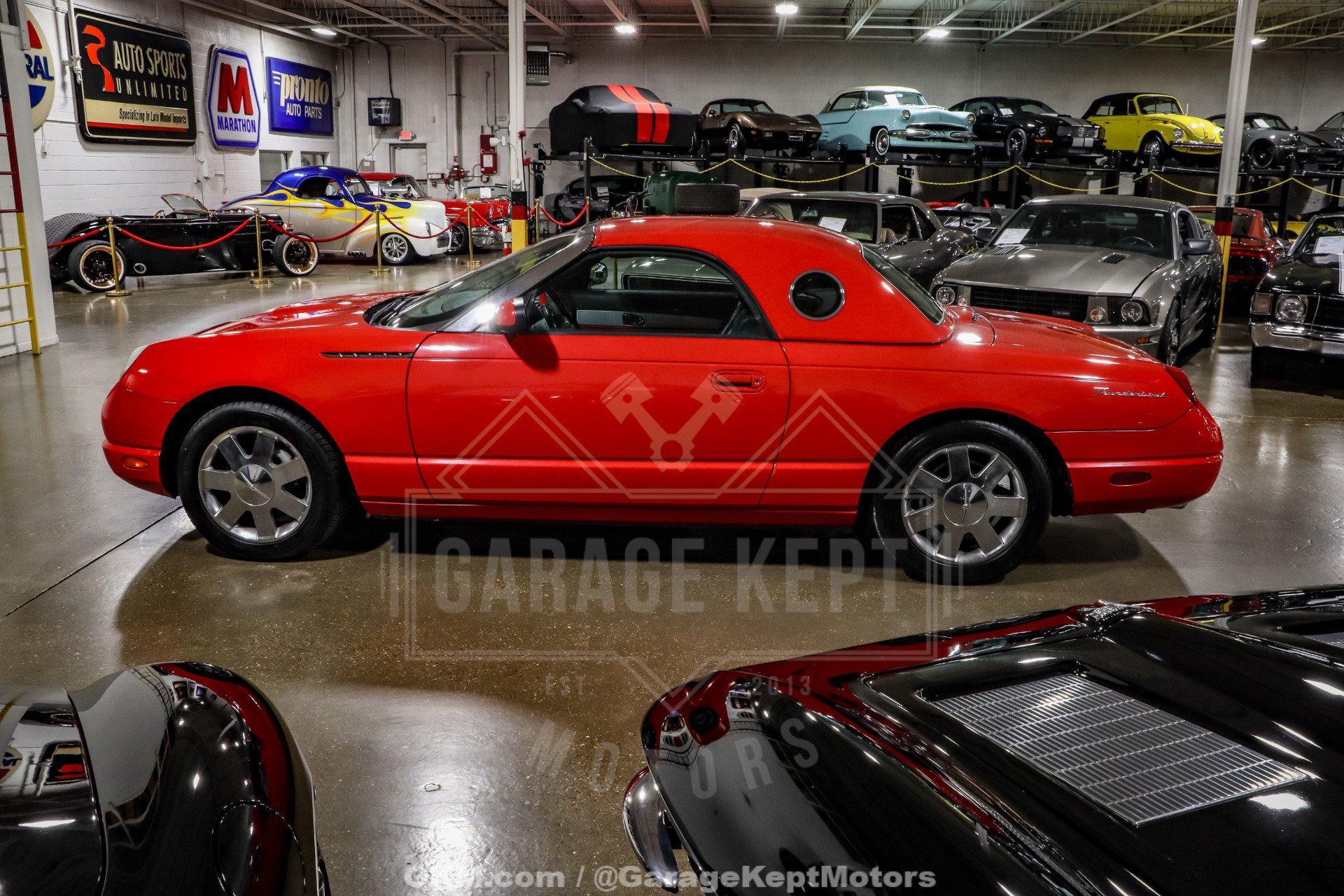 Used 2002 Ford Thunderbird RWD image 4