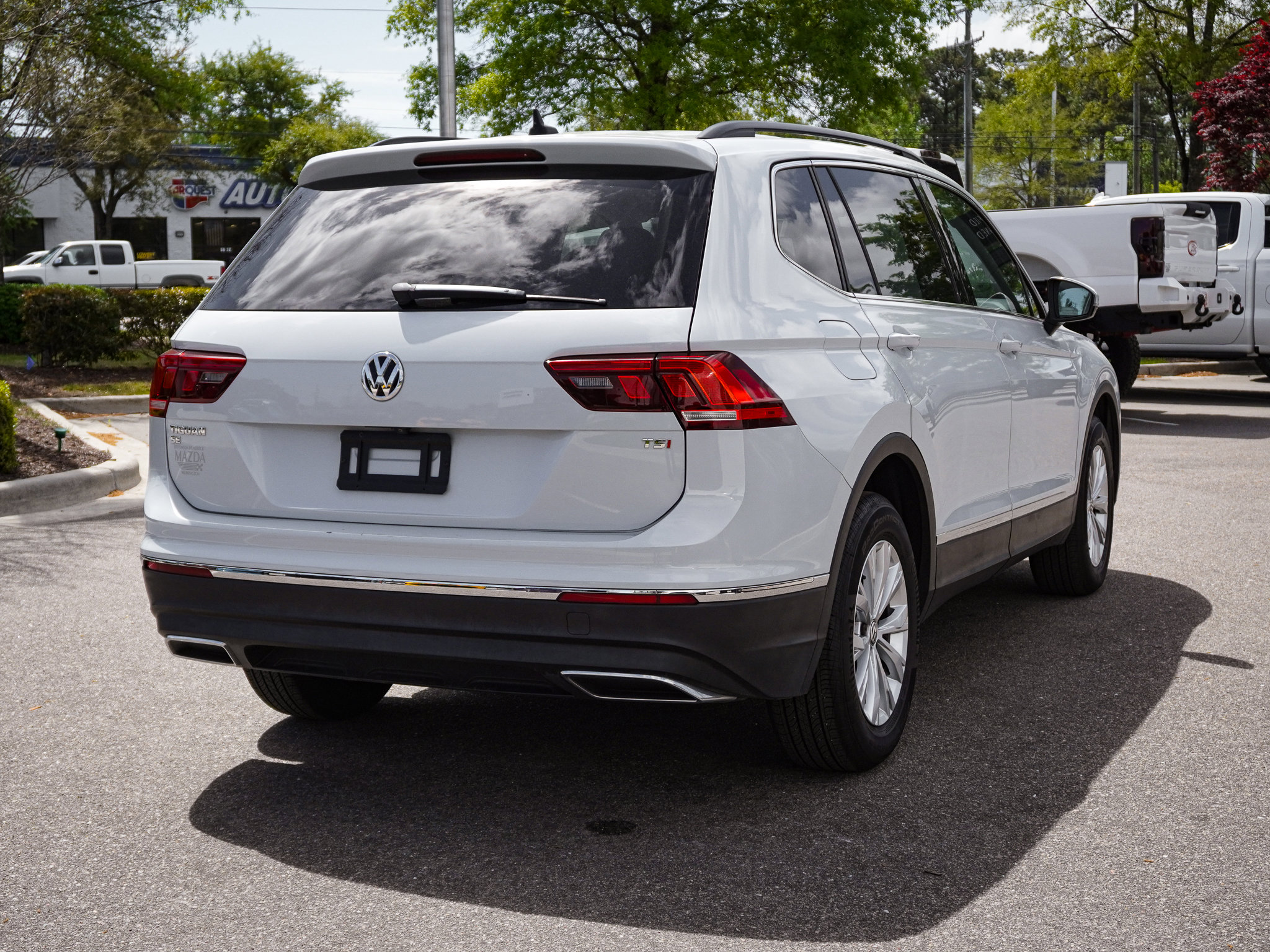 Used 2018 Volkswagen Tiguan SE image 10