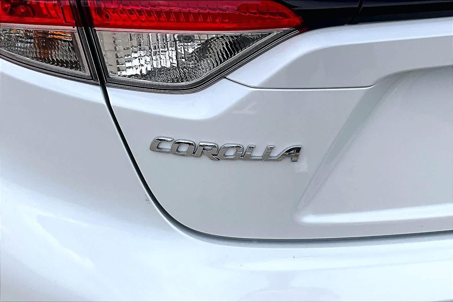 Certified 2025 Toyota Corolla SE FWD image 9