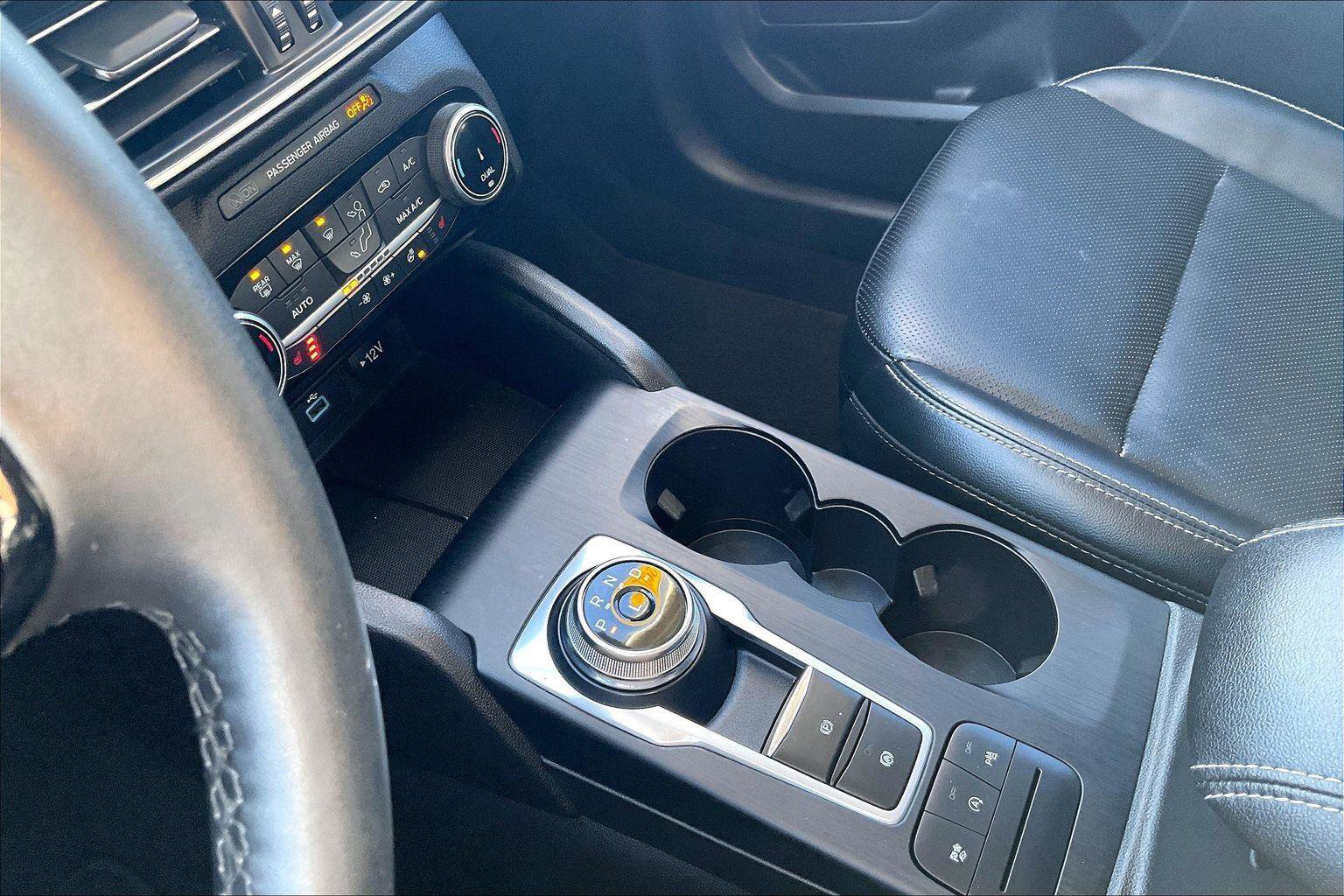 Used 2022 Ford Escape Titanium w/ Class II Trailer Tow Package image 14