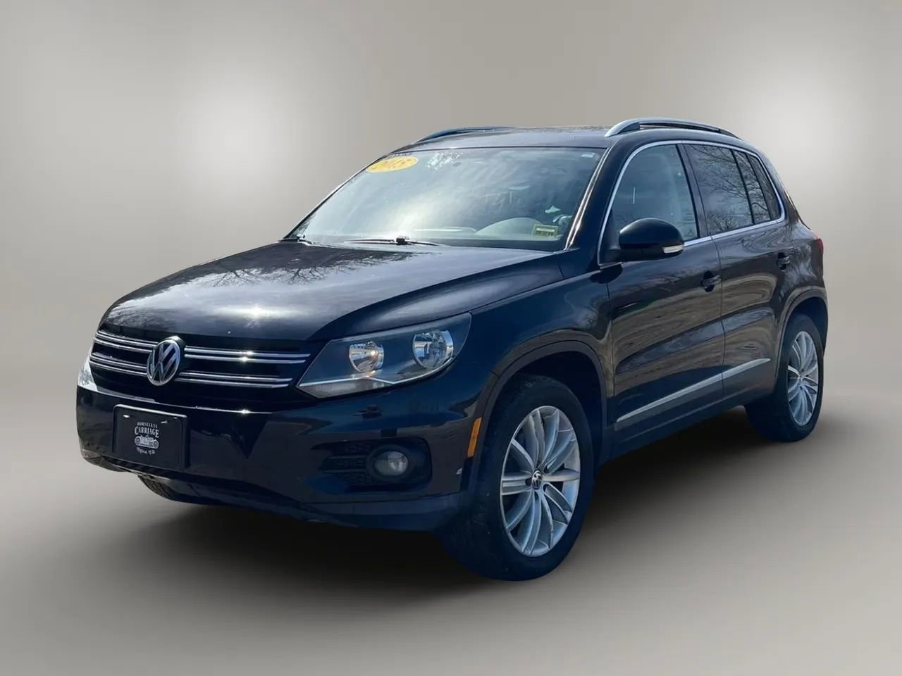 Used 2015 Volkswagen Tiguan SEL image 1