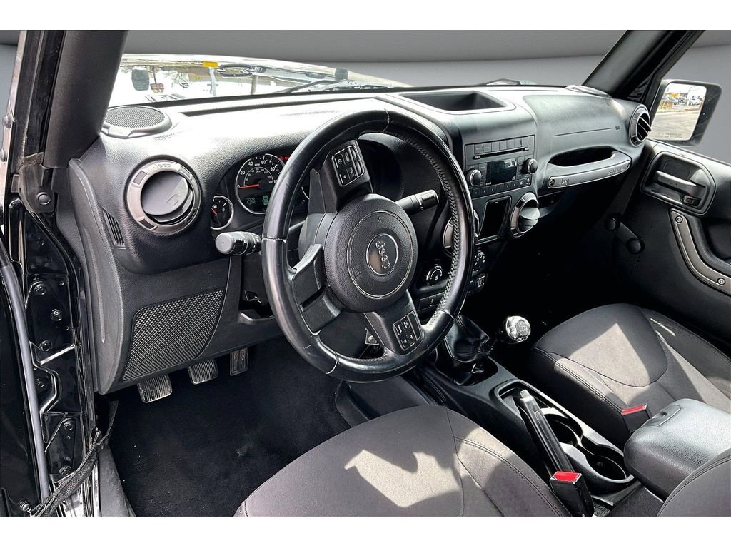 Used 2015 Jeep Wrangler Unlimited Sport w/ Max Tow Package AWD/4WD image 15