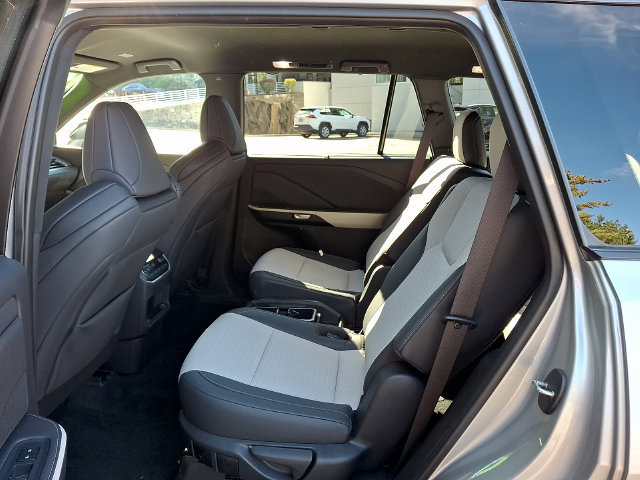 Used 2025 Lexus TX 500h AWD w/ Technology Package image 10