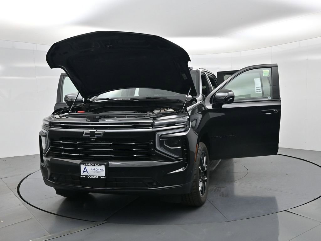 Used 2025 Chevrolet Suburban RST image 24