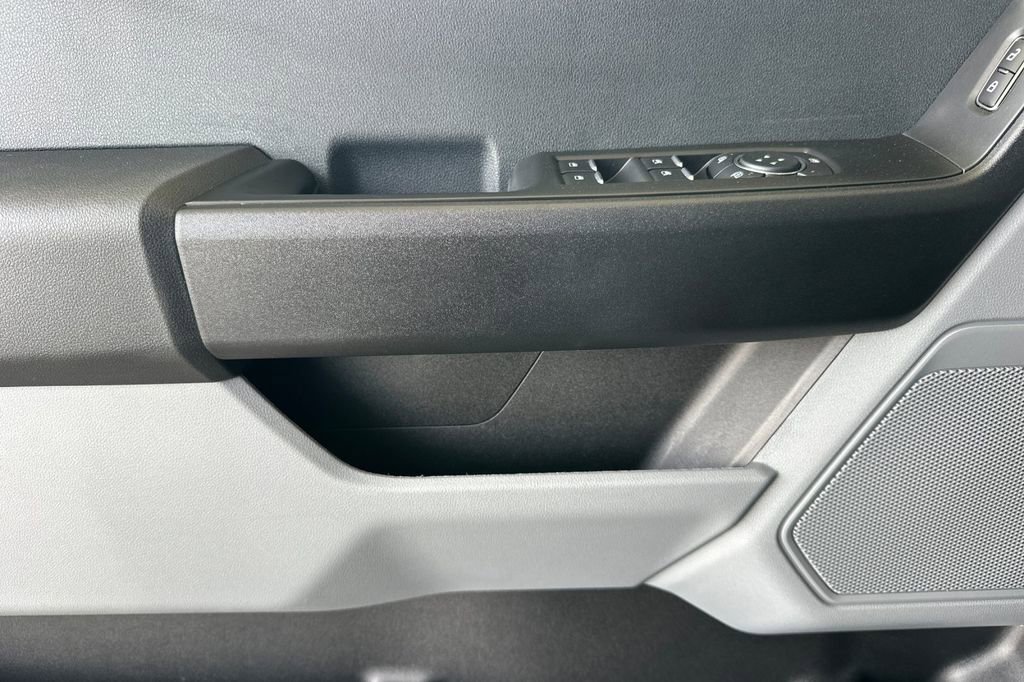 Used 2025 Ford F250 XL w/ XL Chrome Package image 11