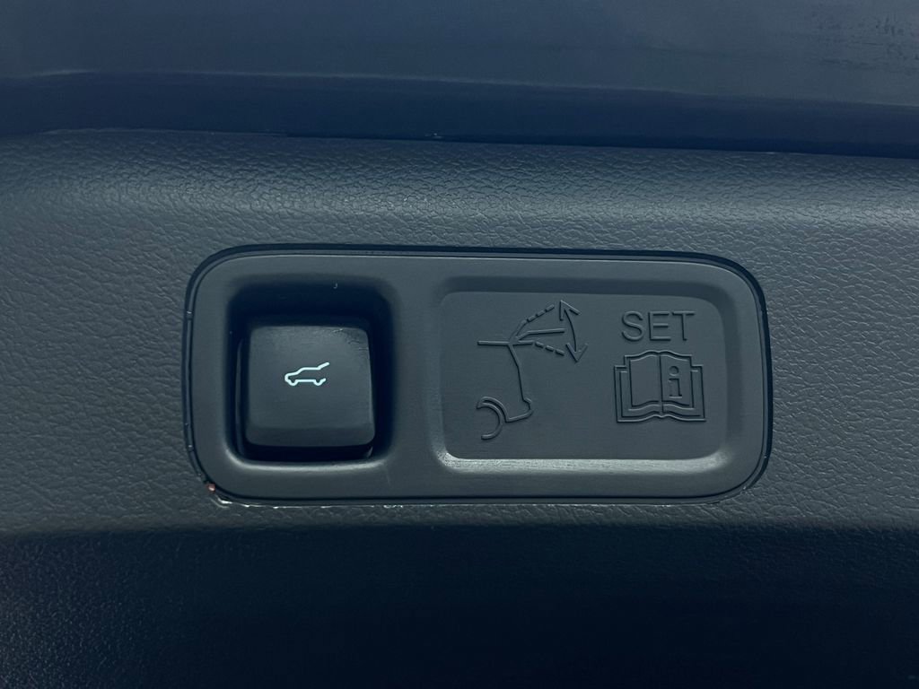 Used 2024 Ford Expedition XLT image 20