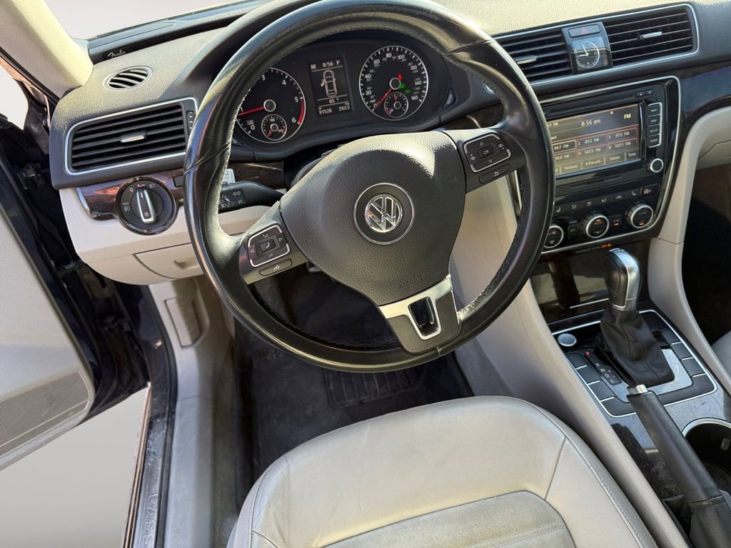 Used 2015 Volkswagen Passat TDI SEL Premium FWD image 10
